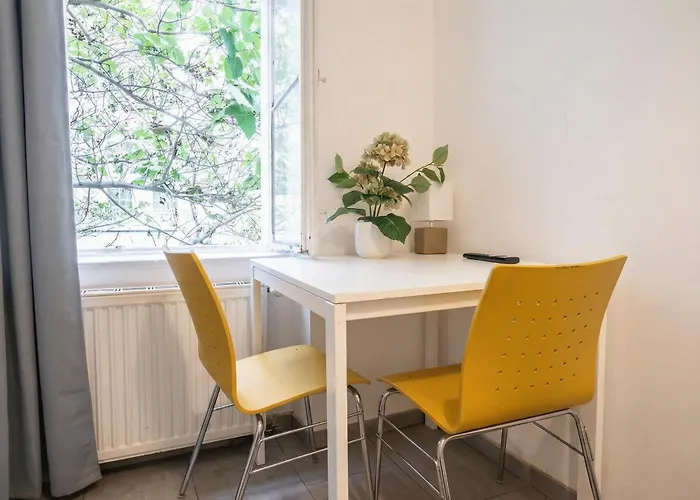 Comfortable 3br Shared Retreat Next To Belvedere Palace *
