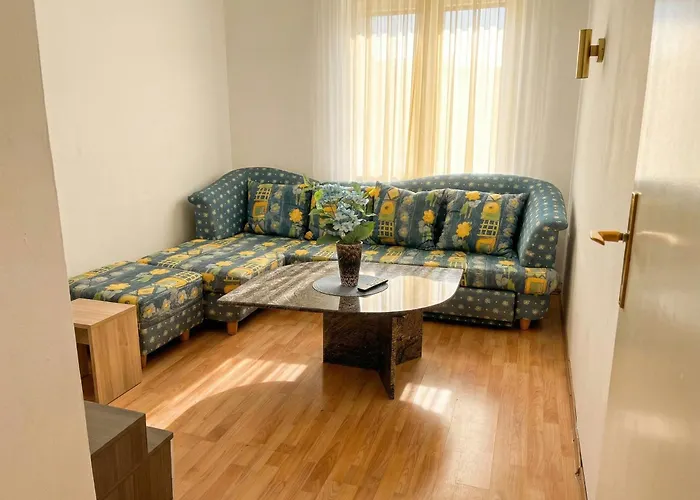 Comfortable 3br Shared Retreat Next To Belvedere Palace *
