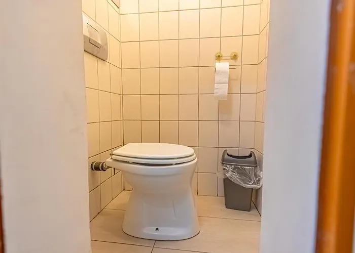 Comfortable 3br Shared Retreat Next To Belvedere Palace Apartman Bécs